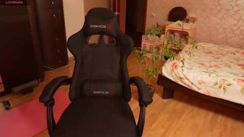 Lissa online show from 10/03/25, 02:25