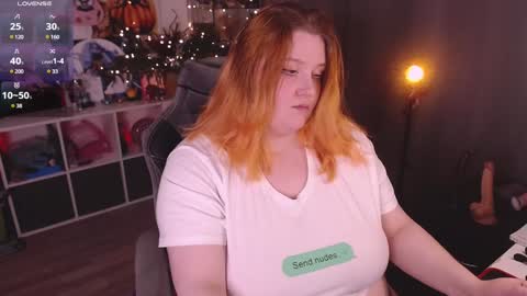 Snapshot of lissamuff chatting on 01/06/25, 05:49 Lissa online show from 01/06/25, 05:49