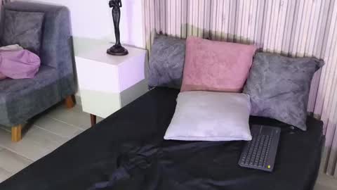 ss  online show from 09/19/25, 08:20