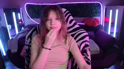 Lena online show from 11/18/25, 09:03