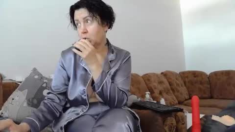 Snapshot of litisialove455 chatting on 02/15/25, 08:44 litisialove455 online show from 02/15/25, 08:44