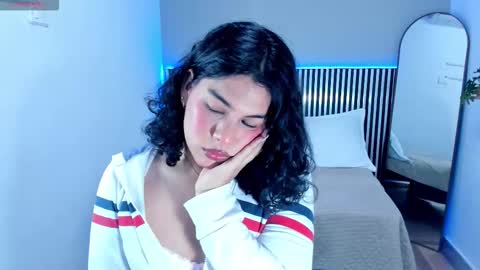 Snapshot of little_alli chatting on 10/17/25, 12:47 L I T T L E A L L I online show from 10/17/25, 12:47