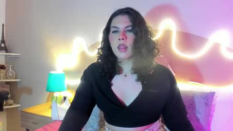 Snapshot of little_alli chatting on 11/06/25, 01:06 L I T T L E A L L I online show from 11/06/25, 01:06