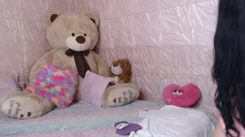 Snapshot of little_angelito2 chatting on 02/25/25, 10:29 TU ANGELITO online show from 02/25/25, 10:29
