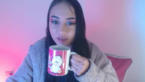 Snapshot of little_aphrodite2 chatting on 09/27/25, 03:22 Aliciaparaisss online show from 09/27/25, 03:22