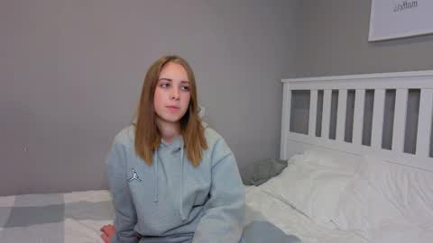 Snapshot of little_bye chatting on 10/11/25, 10:25 little_bye online show from 10/11/25, 10:25