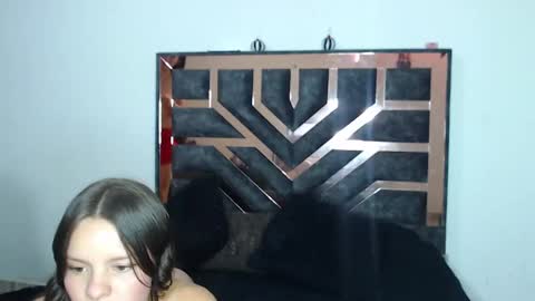 Snapshot of little_cataleya chatting on 01/31/25, 06:02 Hi im Cataleya online show from 01/31/25, 06:02