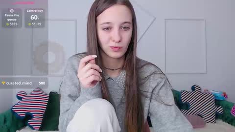 Snapshot of little_cherry___ chatting on 09/25/25, 07:01 Lana online show from 09/25/25, 07:01