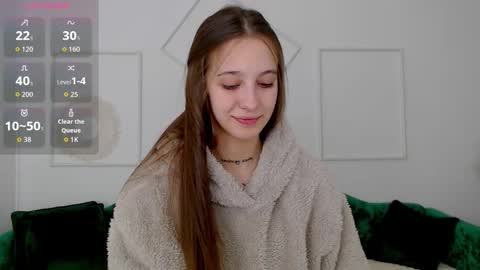 Snapshot of little_cherry___ chatting on 10/06/25, 06:33 Lana online show from 10/06/25, 06:33