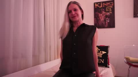 Snapshot of little_heart_andreea chatting on 01/30/25, 10:41 little_heart_andreea online show from 01/30/25, 10:41