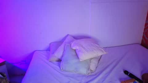 little_lilith_apple online show from 10/11/25, 11:09