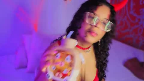 little_lilith_apple online show from 10/22/25, 07:57