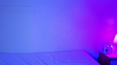 little_lilith_apple online show from 11/18/25, 09:19