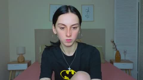 Snapshot of little_mollee chatting on 10/17/25, 09:06 little_mollee online show from 10/17/25, 09:06