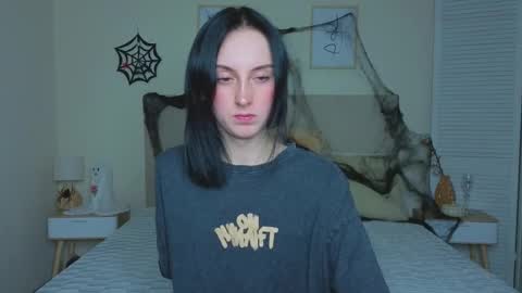 Snapshot of little_mollee chatting on 10/28/25, 08:55 little_mollee online show from 10/28/25, 08:55