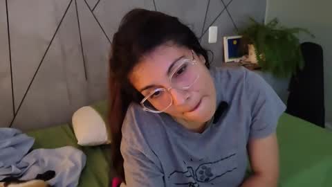 Snapshot of little_princess_maya chatting on 01/01/25, 08:13 Maya online show from 01/01/25, 08:13