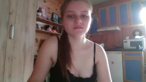 Snapshot of little_shygirl_ chatting on 09/21/25, 04:14 little_shygirl_ online show from 09/21/25, 04:14