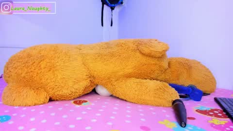 Im Laura. buy my contentcompra mi contenido offline  online show from 12/17/24, 06:42