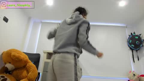 Im Laura. buy my contentcompra mi contenido offline  online show from 01/13/25, 08:48