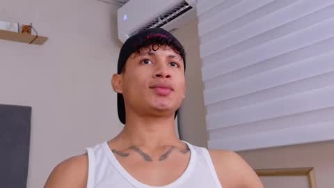 Snapshot of little_tommy19 chatting on 10/30/25, 03:41 Tommy online show from 10/30/25, 03:41