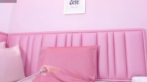 Snapshot of little_whore_ chatting on 02/13/25, 07:21 Kylie online show from 02/13/25, 07:21