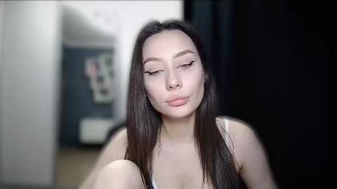 Snapshot of little_witch_777 chatting on 12/02/24, 06:52 Alice online show from 12/02/24, 06:52