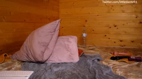 Snapshot of littledante91 chatting on 01/19/25, 02:38 Maria and Viktor online show from 01/19/25, 02:38