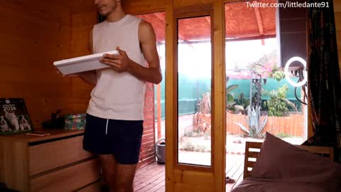 Snapshot of littledante91 chatting on 10/25/25, 11:29 Maria and Viktor online show from 10/25/25, 11:29