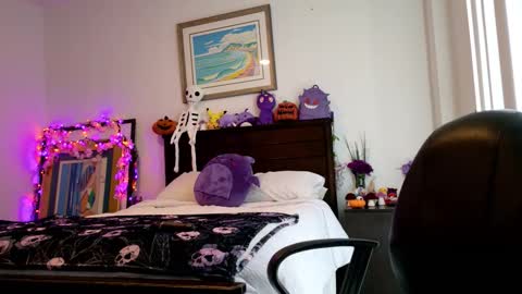 Snapshot of littledeathtrap chatting on 11/06/25, 08:21 littledeathtrap online show from 11/06/25, 08:21