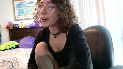 Snapshot of littledeathtrap chatting on 11/16/25, 08:58 littledeathtrap online show from 11/16/25, 08:58