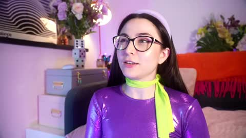 Emily Hill online show from 10/06/25, 08:28