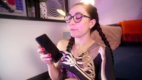 Emily Hill online show from 10/18/25, 08:20