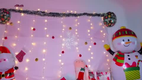 littlee_emma_ online show from 12/30/24, 06:09