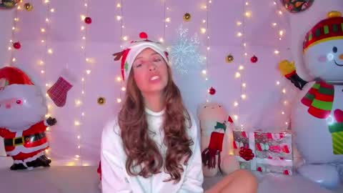 littlee_emma_ online show from 12/30/24, 09:16