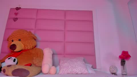 littlee_emma_ online show from 02/08/25, 03:30