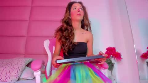 littlee_emma_ online show from 02/09/25, 03:32