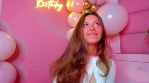 littlee_emma_ online show from 02/22/25, 06:28