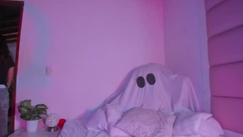 littlee_emma_ online show from 10/08/25, 04:21