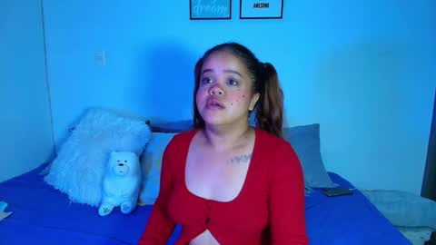 Snapshot of littlee_sophiee chatting on 01/28/25, 03:15 Sophie online show from 01/28/25, 03:15