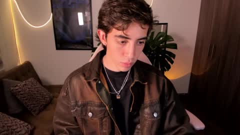 Snapshot of littleferxxo chatting on 01/01/25, 03:02 Ferxxo online show from 01/01/25, 03:02