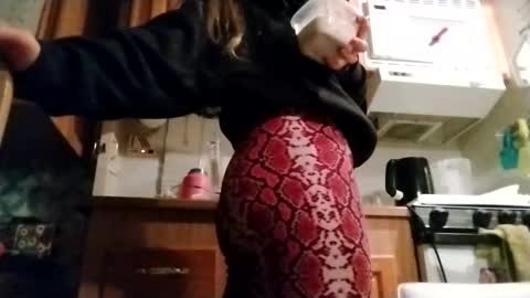 littleleo96 online show from 10/18/25, 08:26