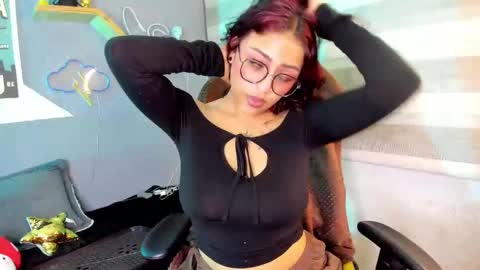 Snapshot of littlelua chatting on 02/03/25, 11:31 Celeste online show from 02/03/25, 11:31
