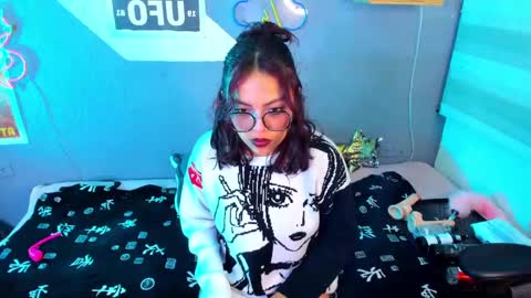 Snapshot of littlelua chatting on 02/21/25, 11:44 Celeste online show from 02/21/25, 11:44