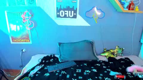 Snapshot of littlelua chatting on 02/21/25, 02:48 Celeste online show from 02/21/25, 02:48
