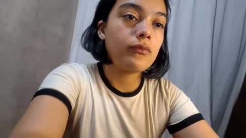 Snapshot of littlemelii chatting on 09/17/25, 04:03 Melia online show from 09/17/25, 04:03