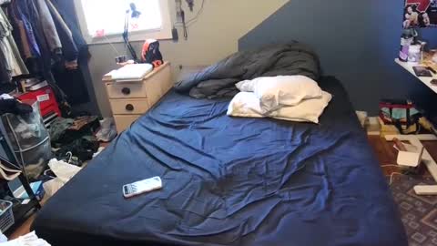 Snapshot of littlemissbuttbutt chatting on 09/18/25, 07:38 Madam Buttons online show from 09/18/25, 07:38