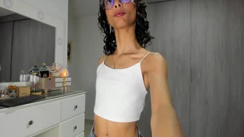 Snapshot of littlemoon18 chatting on 12/11/24, 11:30 Luna online show from 12/11/24, 11:30