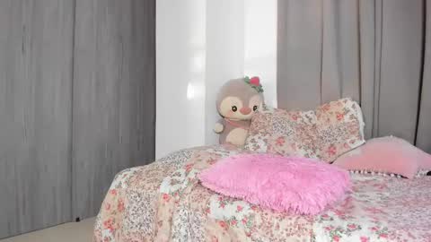 Snapshot of littlemoon18 chatting on 02/20/25, 10:26 Luna online show from 02/20/25, 10:26