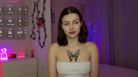 Bella online show from 11/10/25, 04:22