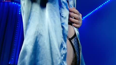 Niki  free tg channel with some photos gifs and info about streams  online show from 01/07/25, 12:45